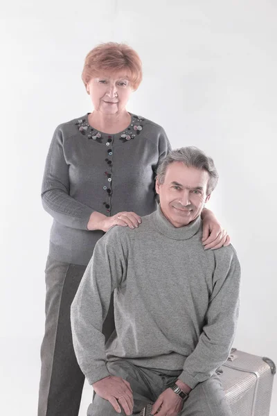 白い背景の上のかわいい古い couple.isolated の肖像画 — ストック写真
