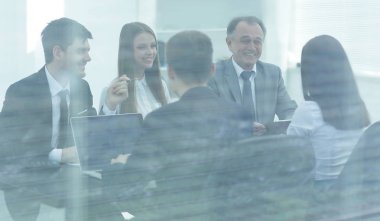 Atölye arkasından glass.the görüntü iş takım