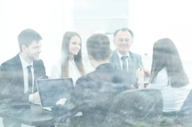 Atölye arkasından glass.the görüntü iş takım