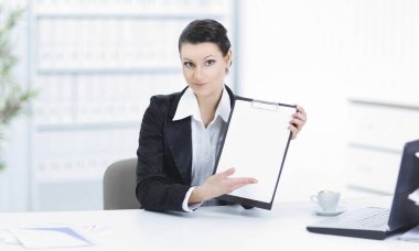 Masasında oturan çift iş kadın gösteren boş levha,