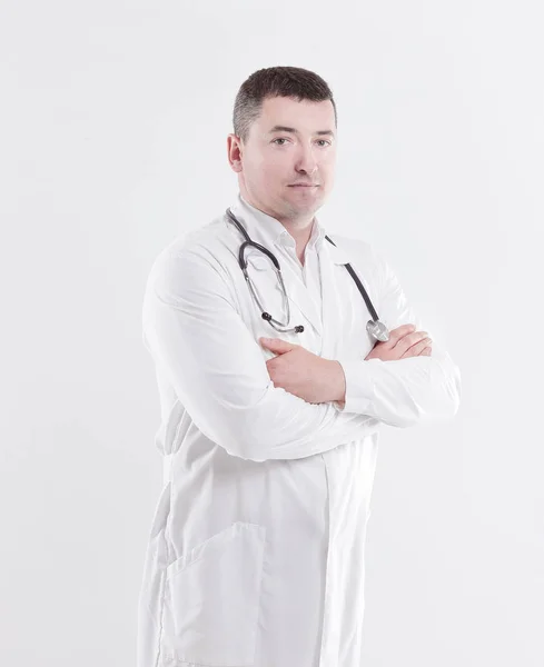 Уверенный врач терапевт со stethoscope.isolated на белом — стоковое фото