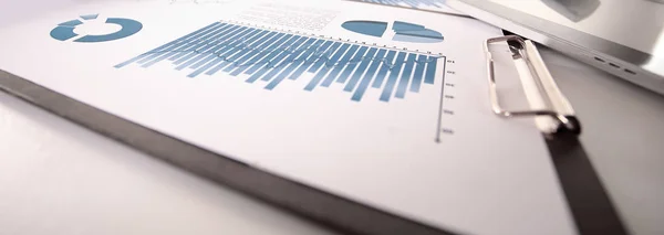 Verksamhet bakgrund. finansiella data på skrivbordet — Stockfoto
