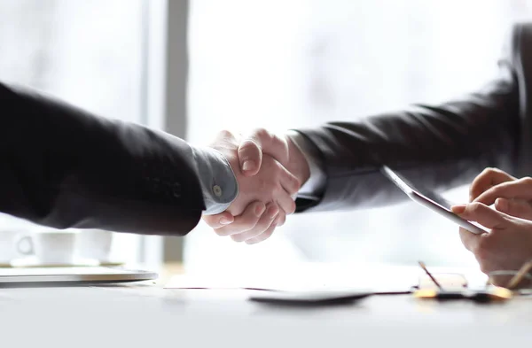 Fechar up.welcome handshake parceiros de negócios. conceito de negócio — Fotografia de Stock