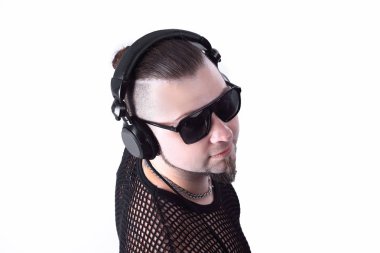 top.close up.cool erkek rapçi siyah gözlüklü görüntülemek.