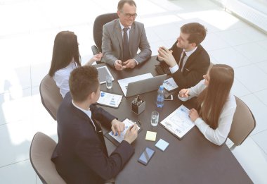 En iyi view.business ekibinden bir iş ile ilgili bir sorun tartışıyor.