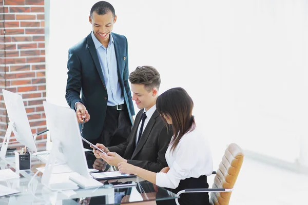 Business team working with documents in a modern office. — Stock Photo, Image