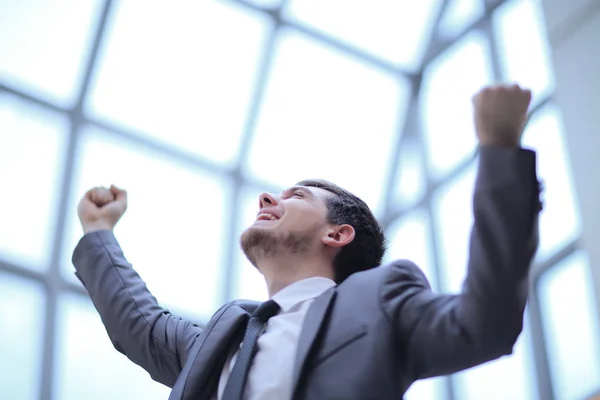 Sluit up.very gelukkig zakenman in zijn kantoor — Stockfoto