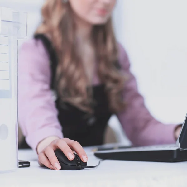 Blurred image of young business woman working on laptop. — Stock Photo, Image