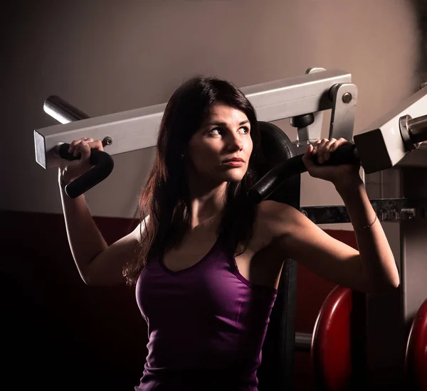 Modern business woman at a fitness lesson in a modern fitness club — Stock Photo, Image