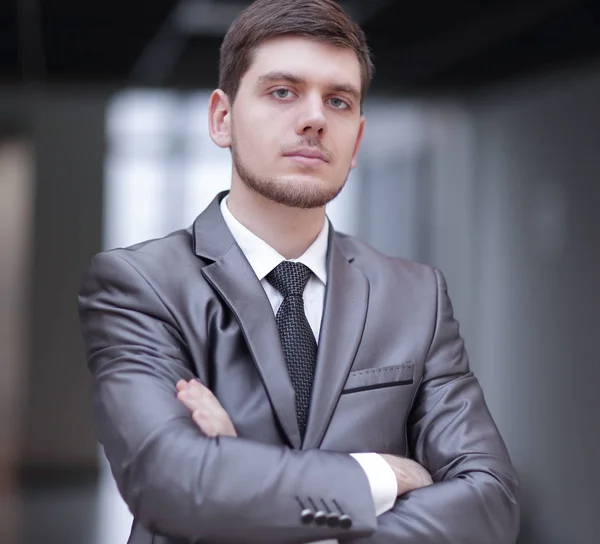 Fechar up.very homem de negócios feliz em seu escritório — Fotografia de Stock