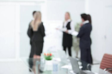 bir grup iş adamları office arka plan üzerinde bulanık görüntü