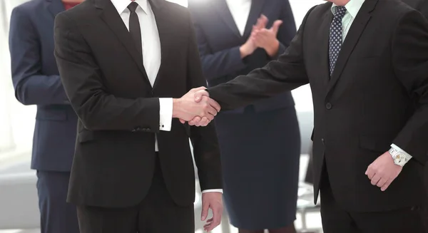 Close up.the handshake business partners after a successful negotiation — Stock Photo, Image