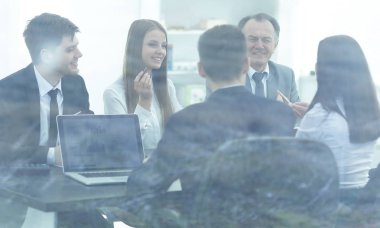 Atölye arkasından glass.the görüntü iş takım