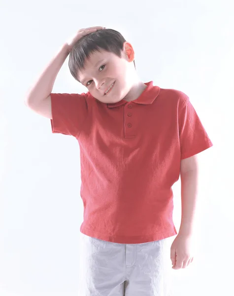 白い背景に赤い t shirt.isolated で陽気な少年のポートレート — ストック写真