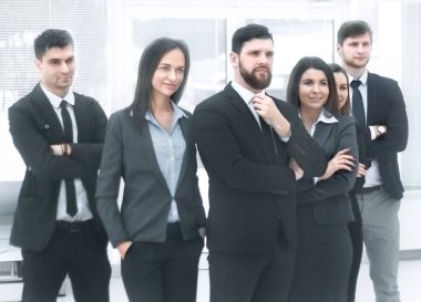 yakın up.Leader ve iş takım birlikte ayakta ve kopya alanı seyir