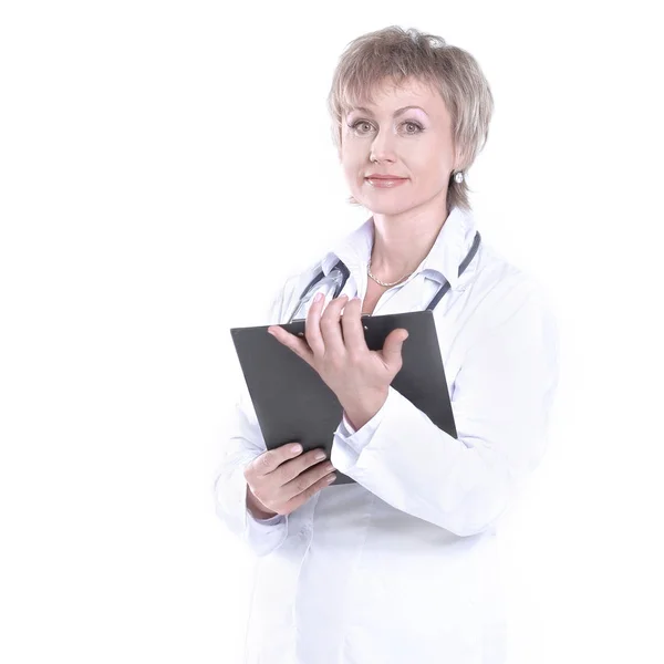 Médico mulher com cartão médico do paciente — Fotografia de Stock