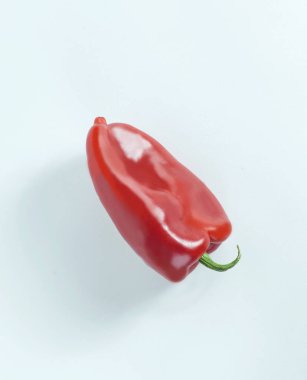 tatlı Bulgar biber .isolated beyaz bir arka plan üzerinde