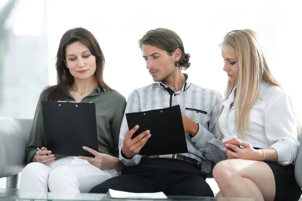 Business team reading work documents. office life — Stock Photo, Image