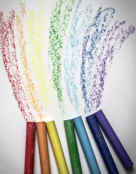 Crayones para dibujar. el concepto de creatividad infantil . — Foto de Stock