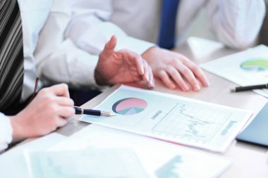 portre. profesyonel iş takım pazarlama veri tartışıyor