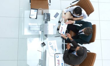 mali belgeleri tartışırken top.business ekibinden görüntülemek