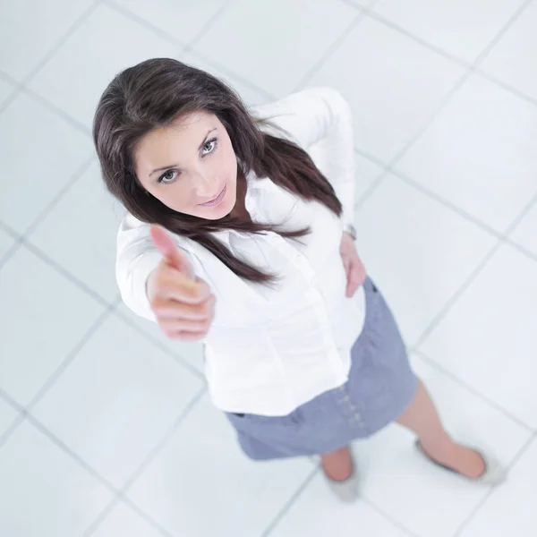 View from the top.in full growth.successful business woman showing thumb up — Stock Photo, Image