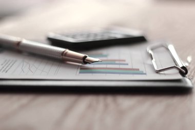 yakın çekim. kalemle bir altın NIB arka plan bulanık Office Resepsiyon