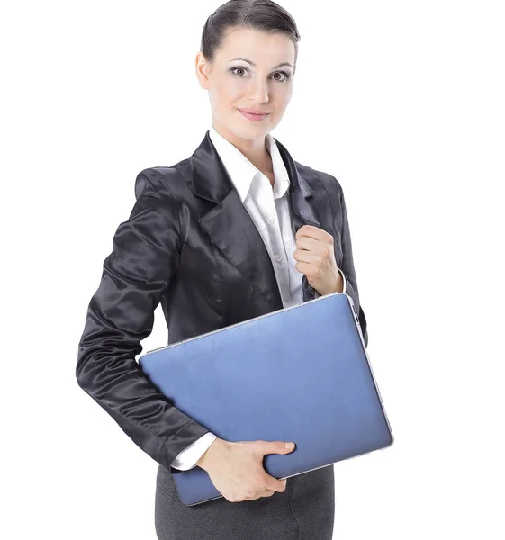 Donna d'affari di successo è in piedi con un computer portatile aperto — Foto Stock