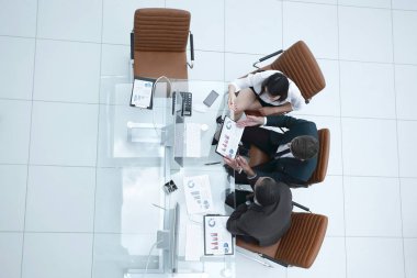 mali belgeleri tartışırken top.business ekibinden görüntülemek