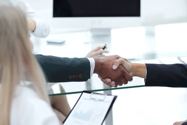 Closeup.Handshake van bedrijf partners.the concept van samenwerking — Stockfoto