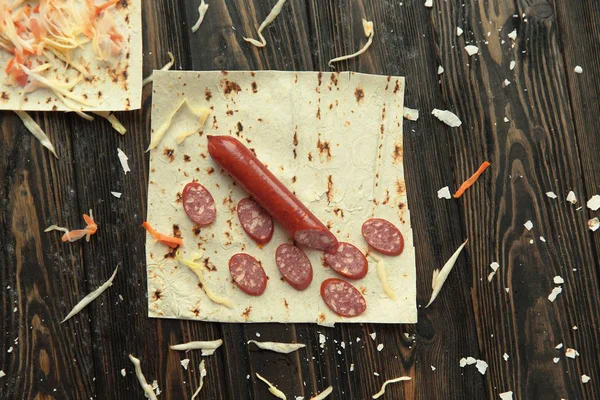 Příprava Shawarma. ingredience na dřevěné table.photo s — Stock fotografie