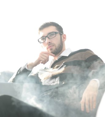 up.businessman bir sigara ile bir kahve molası sırasında kapatın.