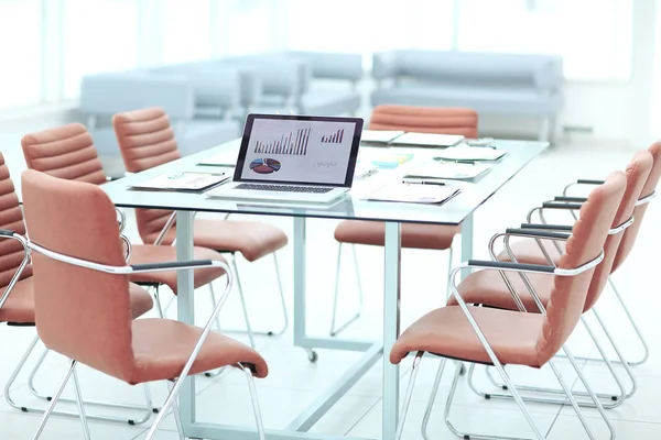 Sala de conferências moderna antes da reunião.foto com espaço de cópia . — Fotografia de Stock