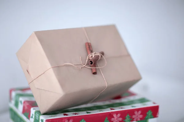 Close-up. Christmas gift boxes.photo met kopie ruimte — Stockfoto