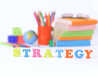 okulun arka plan bulanık kelime stratejisi .photo kopya alanı ile malzemeleri