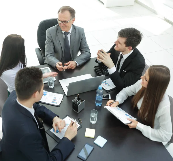 En iyi view.business ekibinden bir iş ile ilgili bir sorun tartışıyor.