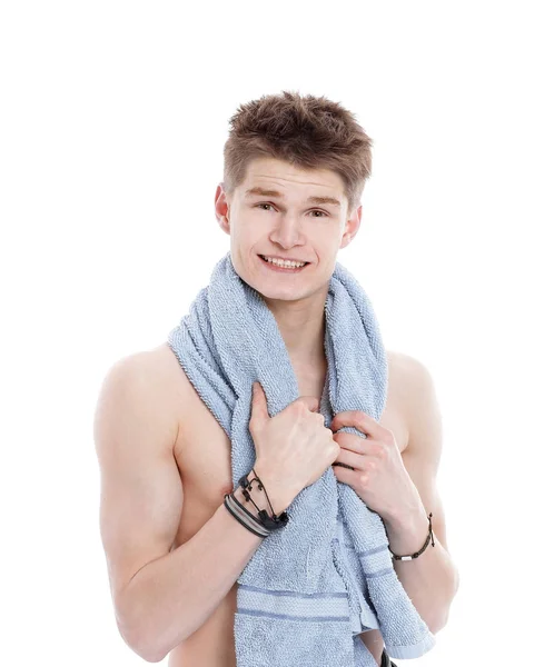 Jeune homme avec serviette relaxant après la douche . — Photo