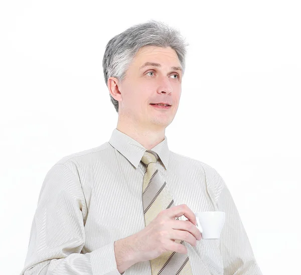 Homem de negócios confiante com xícara de coffee.isolated no branco — Fotografia de Stock