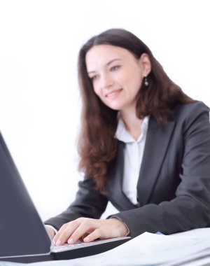 laptop ile çalışan iş kadın portresi