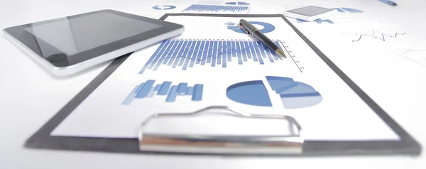 Közelről. toll és a pénzügyi dokumentumok, az asztal — Stock Fotó