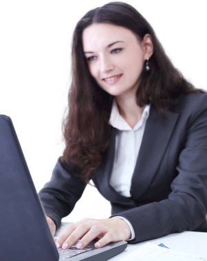 laptop ile çalışan iş kadın portresi