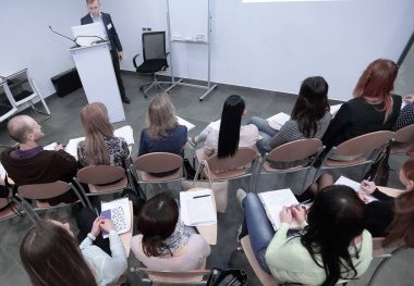 arka view.the proje yöneticisi bir toplantı yapar