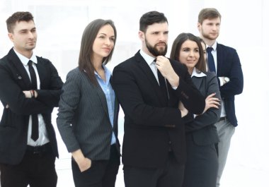 yakın up.Leader ve iş takım birlikte ayakta ve kopya alanı seyir