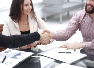 up.Handshake müzakere masasına ticari ortakları kapatmak