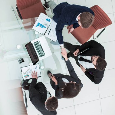  ofiste finansal sözleşme tartışma sonra güvenilir karşılıklı iş ortakları