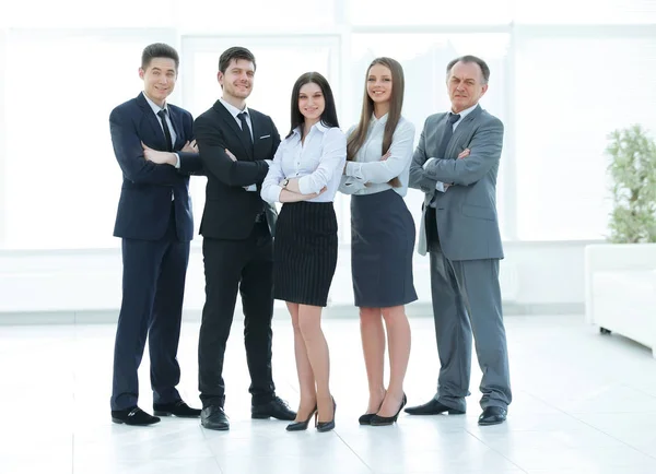 Volles Wachstum. Eine Gruppe erfolgreicher Geschäftsleute — Stockfoto