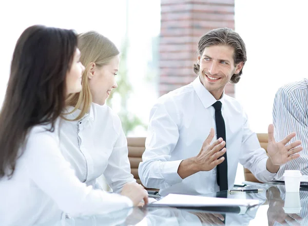 İş takım ile bir Toplantı Yöneticisi tutar