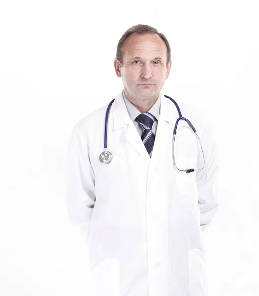 Retrato de um médico terapeuta isolado em um fundo branco — Fotografia de Stock