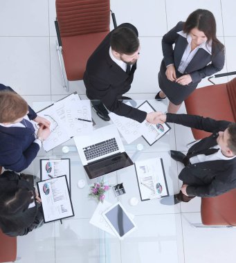 üstten görünüm. karşılıklı ticari partners.business kavramının.