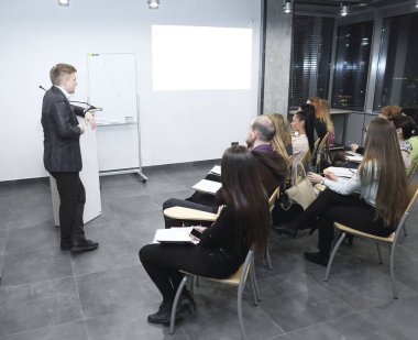 iş takım, yeni bir mali Proje sunumu